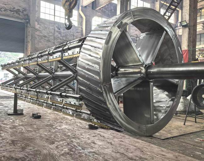 鉸鏈刮板式薄膜蒸發(fā)器